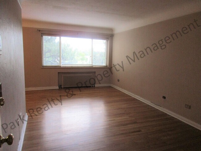Foto del edificio - 733 E 2nd Ave