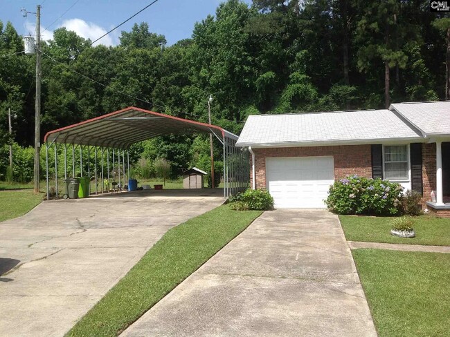 Building Photo - 612 Piney Woods Rd