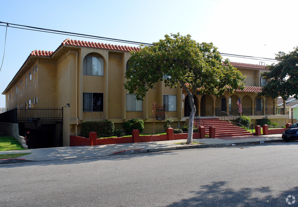 Primary Photo - El Sorano Apartments
