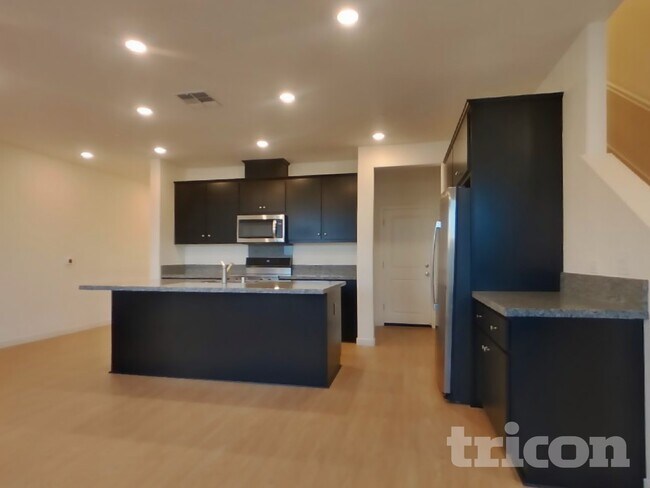 Building Photo - 2054 Delta Vw Ave