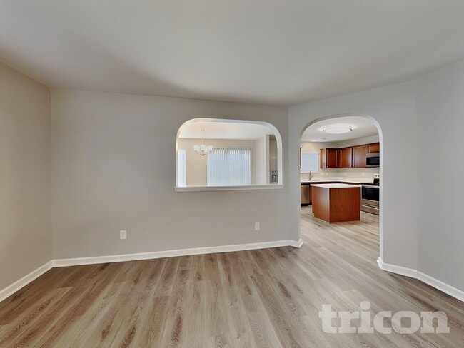 Building Photo - 4211 Offshore Dr