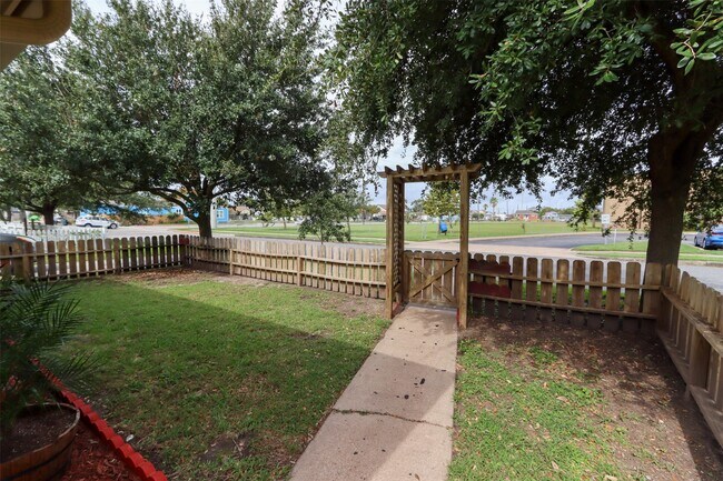 Building Photo - 5217 Ave N 1/2