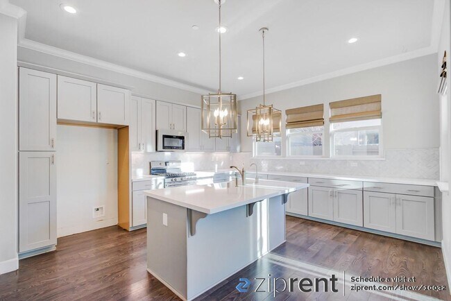 Foto del edificio - 931 Bracken Ct