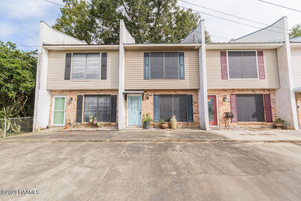 106 S Parkwood Dr, Youngsville, LA 70592 Townhome Rentals in