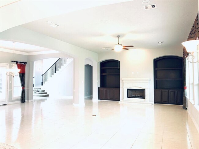 Building Photo - 10503 Comeaux Ln