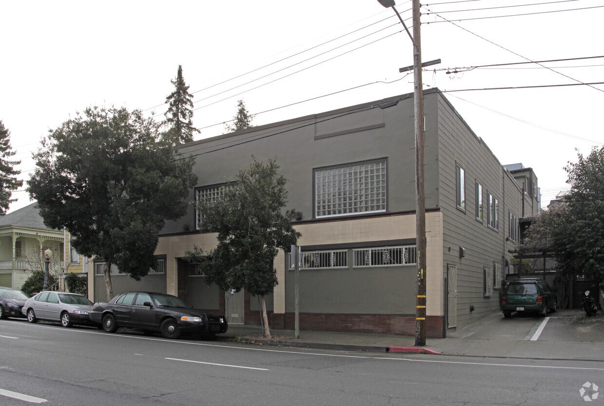 Building Photo - 3012 Harrison St