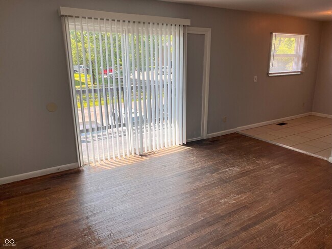 Foto del edificio - 6264 Eastridge Dr