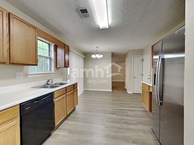 Building Photo - 5410 Lakebrooke Run