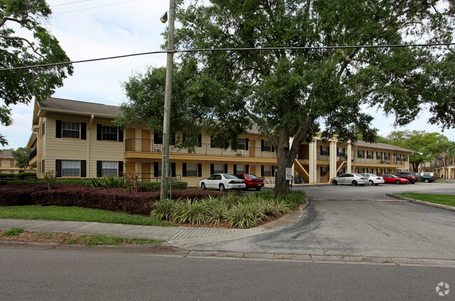 Building Photo - Winter Park Oaks