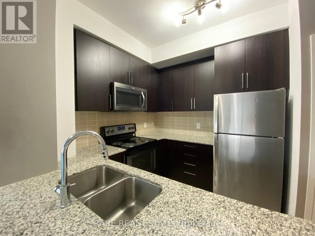 Building Photo - 840-840 Queens Plate Dr