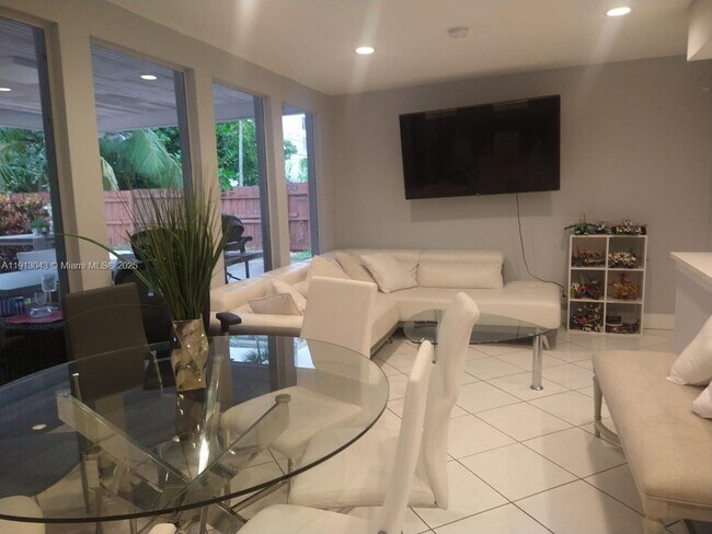 Foto del edificio - 5317 Harrison St