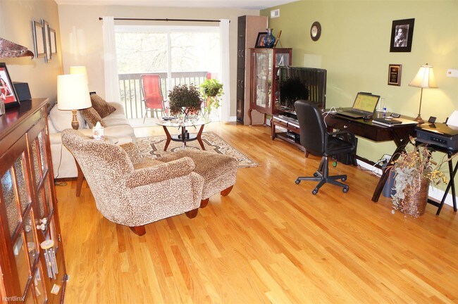 Foto del edificio - 16w555 Mockingbird Ln