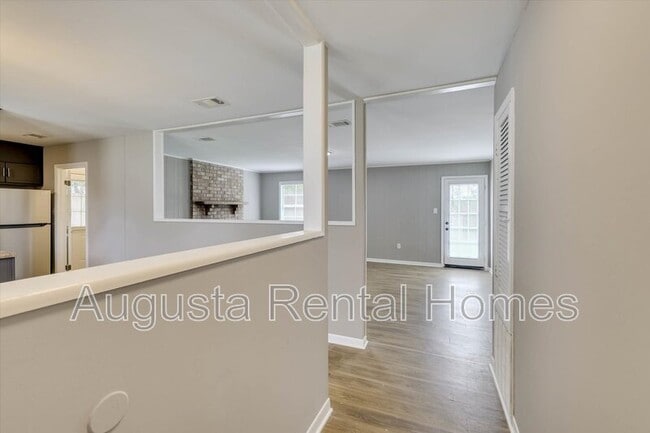 Building Photo - 3606 Cameron Dr