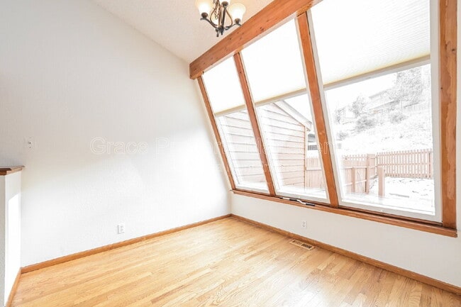 Building Photo - 28 Ward Ct