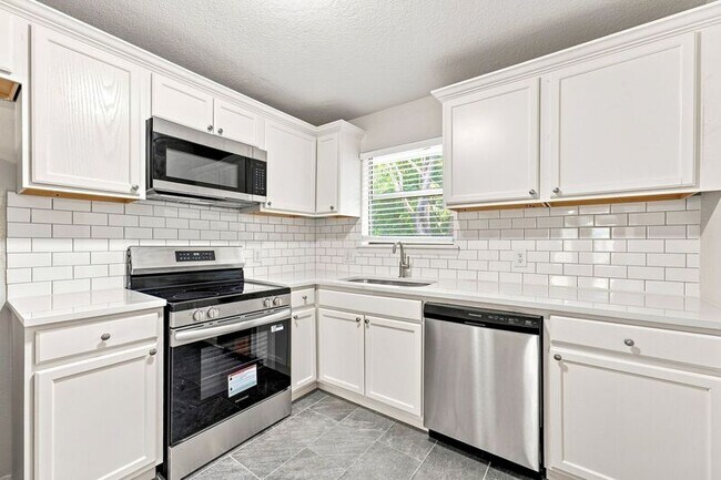 Building Photo - 2764 N Barcelona Ave