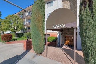 Building Photo - 12801 Moorpark St