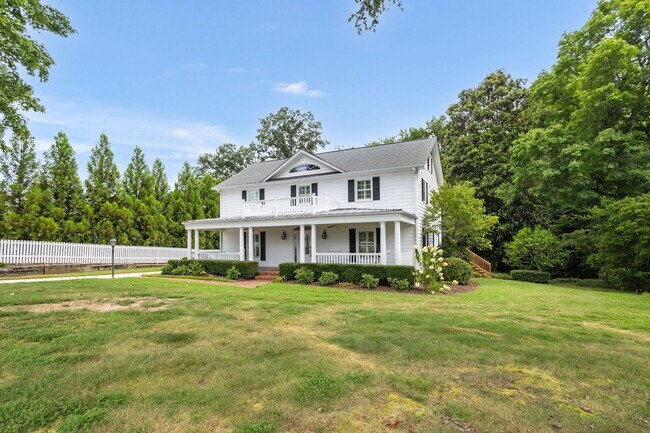 Foto del edificio - Classic Country Club Elegance