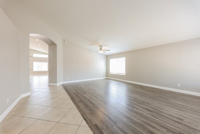 Foto del edificio - 15741 N 91st Dr