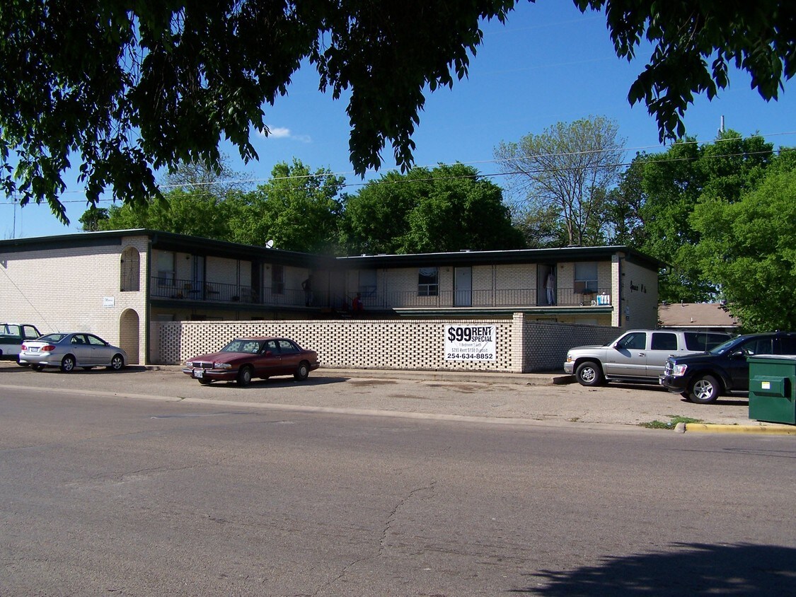 Building 2 Apartments in Killeen, TX