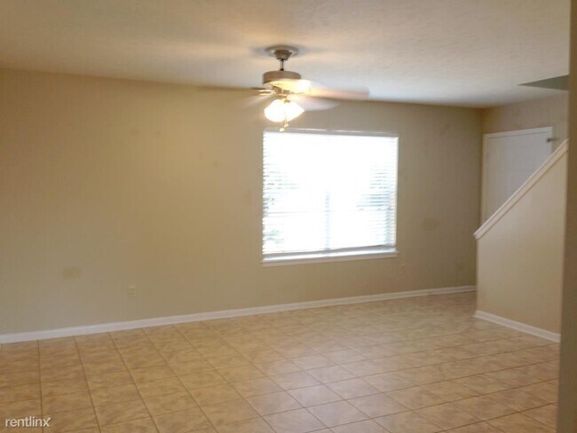 Foto del edificio - 2 br, 1 bath 4plex - 809 San Pedro Dr D
