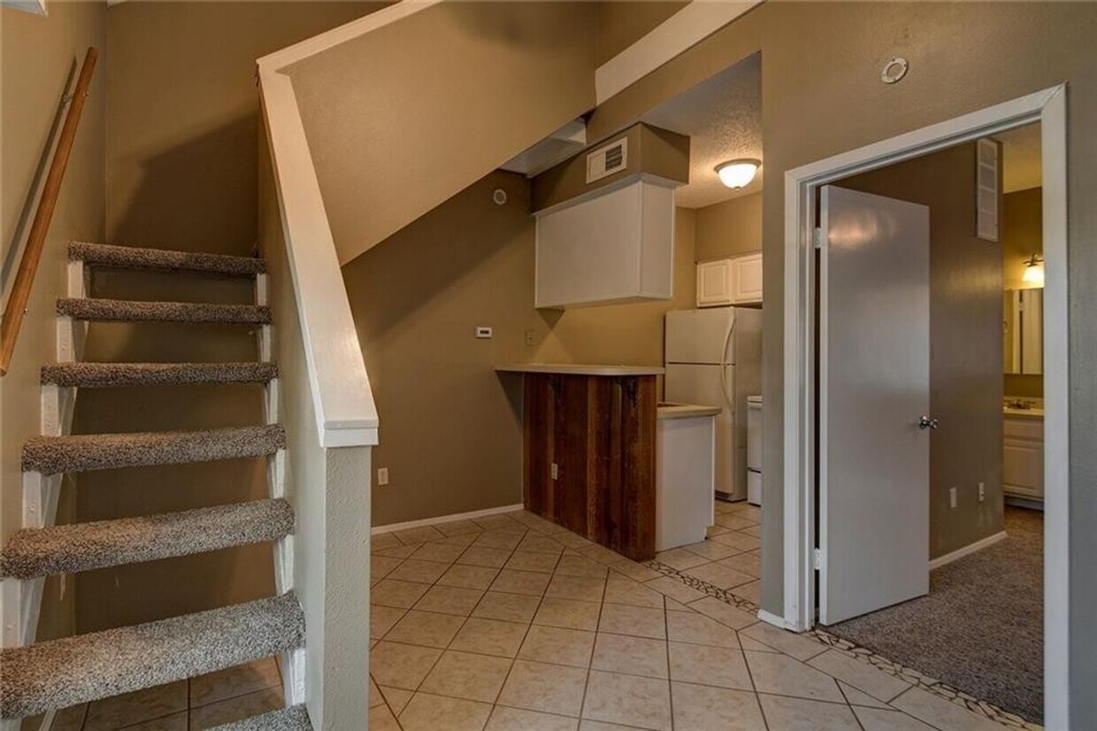 2x2 West Campus Loft! - 2x2 West Campus Loft!