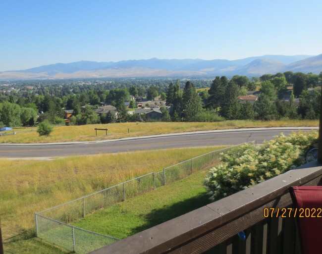 Foto del edificio - 2224 W Foothills Dr