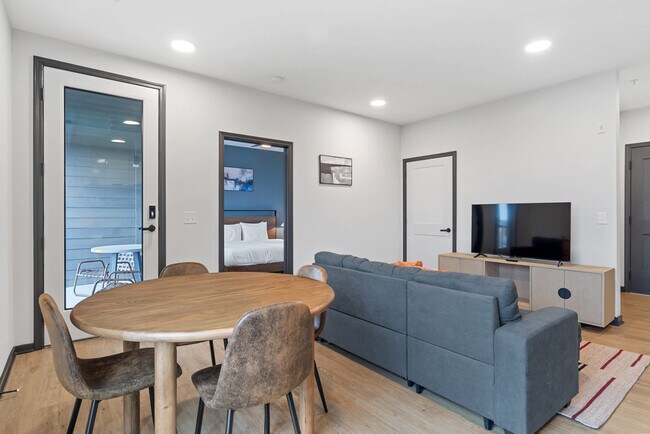 Building Photo - 423 E Michigan St