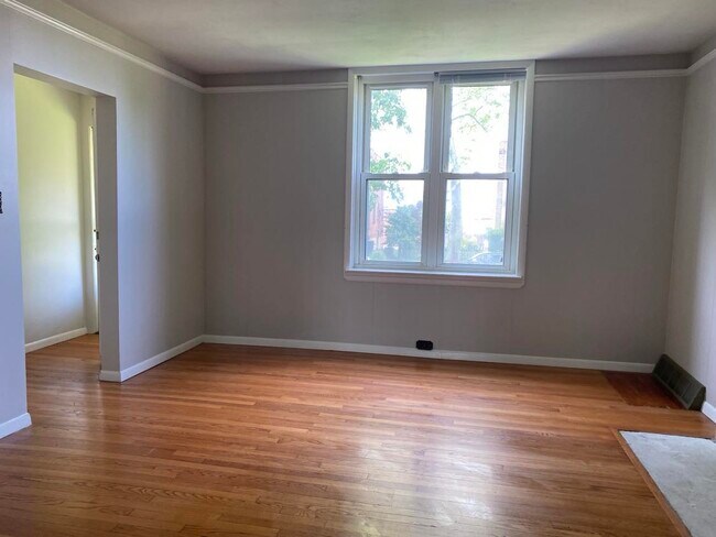 1st Fl Unit Living Room - 4948 Botanical Avenue