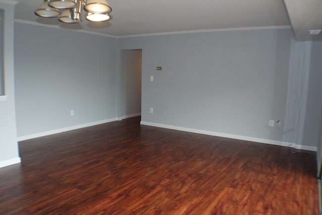 Building Photo - 3240 S 28th St