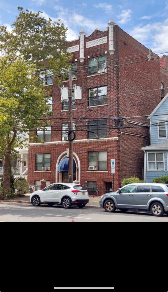 Foto del edificio - 427 John F. Kennedy Blvd