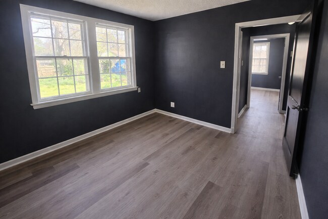 Foto del edificio - 1205 Bradbury Cove