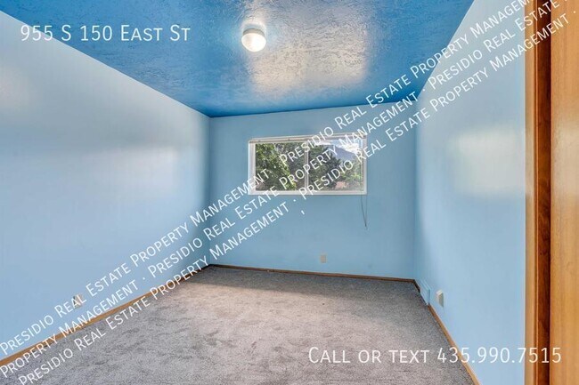 Building Photo - 955 S 150 E St