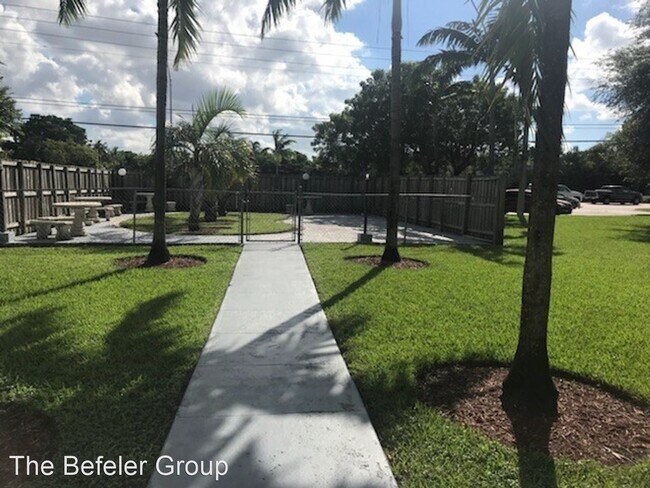 Foto del edificio - 1255 W Okeechobee Rd