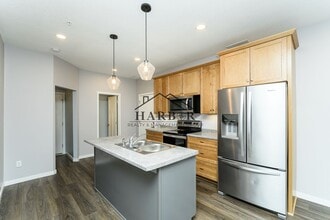 Building Photo - 1503 4th Ave SE