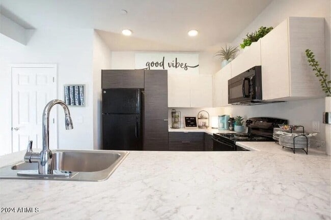 Photo - 4435 N Longview Ave Townhome