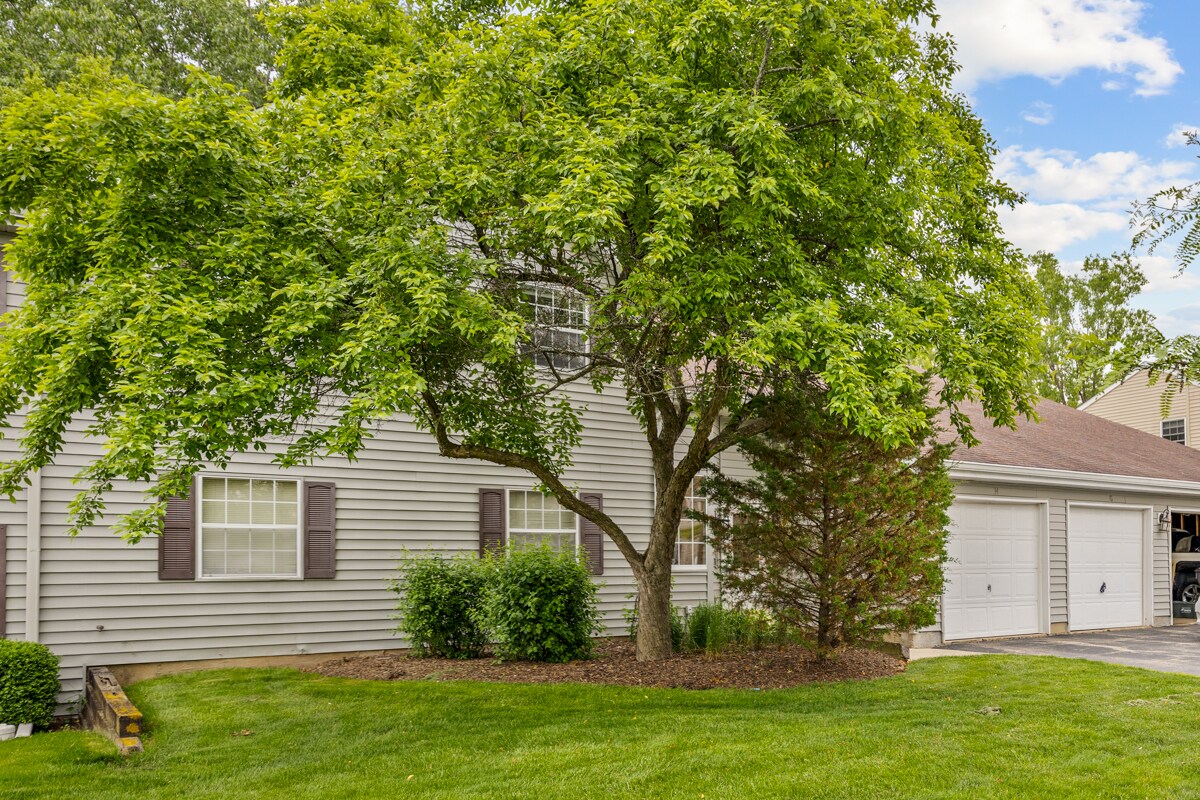 Foto principal - 27 N Victoria Ln