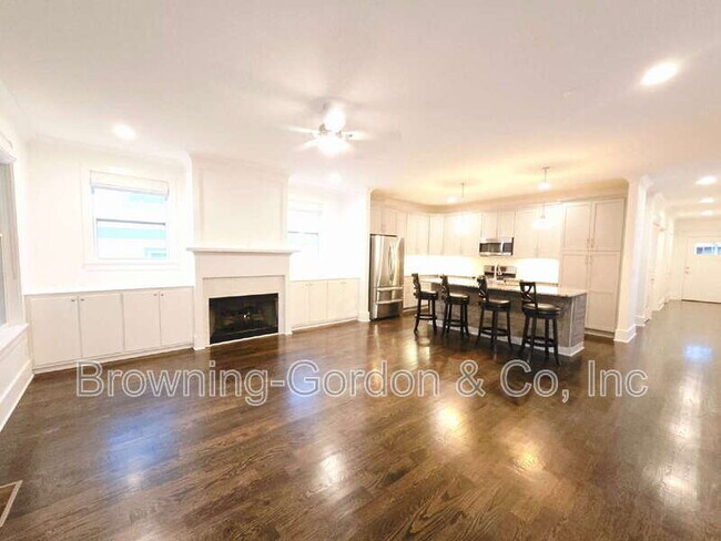 Foto del edificio - 6539 Thunderbird Dr