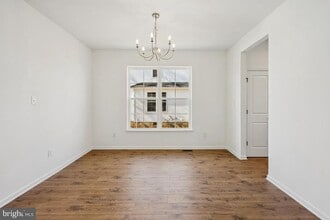 Building Photo - 726 Northwood Ave