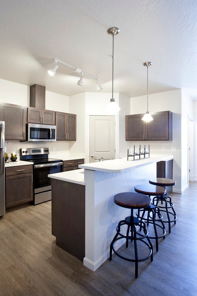 Building Photo - Park Villas