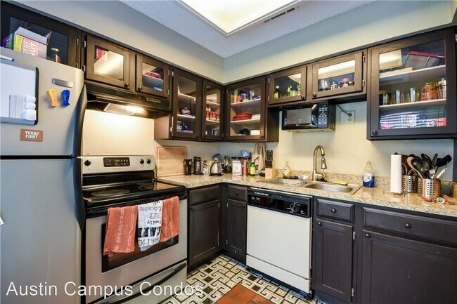 2 br, 1 bath House - 2110 Rio Grande Stree... photo'