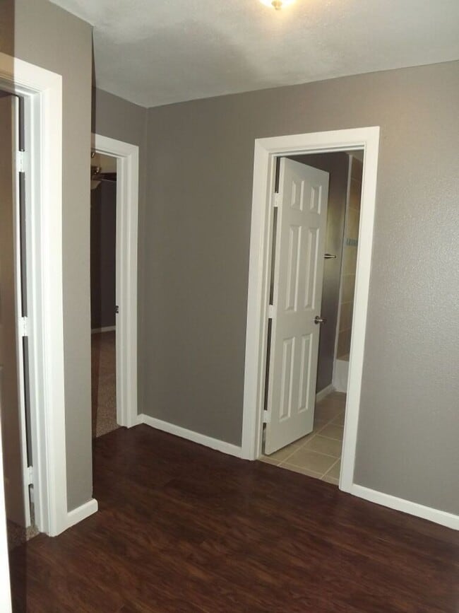 Foto del edificio - Pre Leasing for fall 2026! 4/2 by Greek circle!