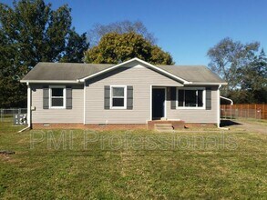 Building Photo - 2717 Reynolds Dr
