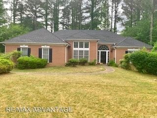 Primary Photo - 4 br, 3 bath House - 400 Longwood Pl.
