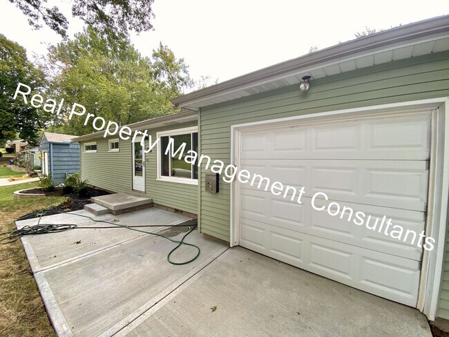 Building Photo - 3 Bedroom Home in Prairie Village
