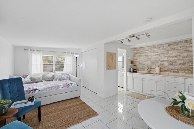Building Photo - "Warm Mineral Springs - Furnished Studio Apartment"