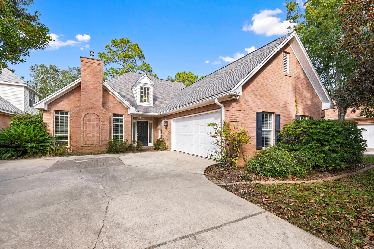 Foto principal - 4451 Turnberry Pl