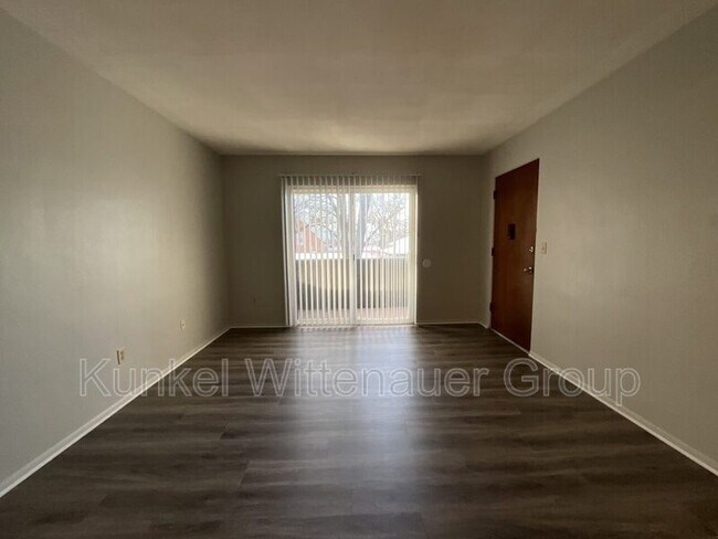 Foto del edificio - 815 Laurel St