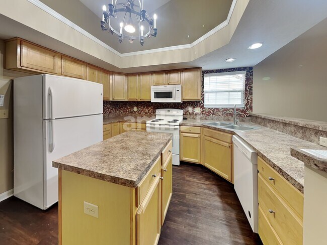Building Photo - 7818 Bent Willow Dr