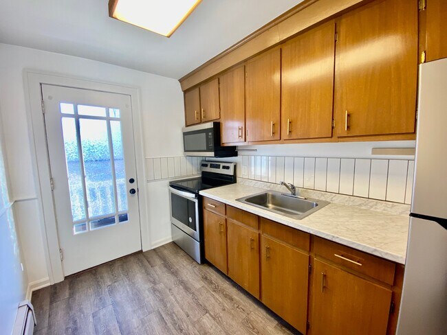 Building Photo - 455 W. Cambourne