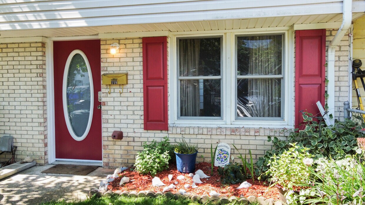 Primary Photo - 118 W Orndorff Dr